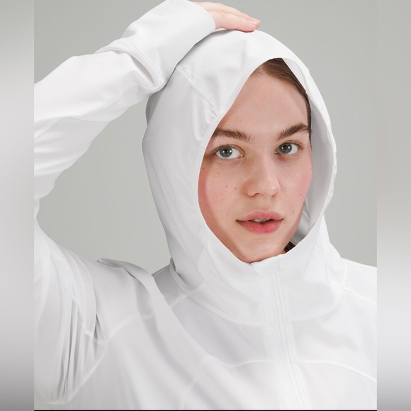 NWT Lululemon Mist Over Hooded Windbreaker White Size 4 - Picture 2 of 15